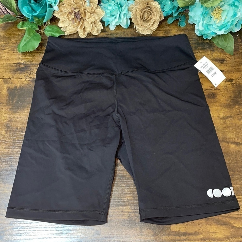 Cool Creative solid black biker shorts size L